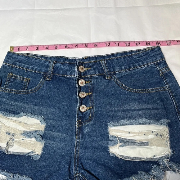 Ladies denim, Jean shorts, medium, baseball pockets - Picture 3 of 7